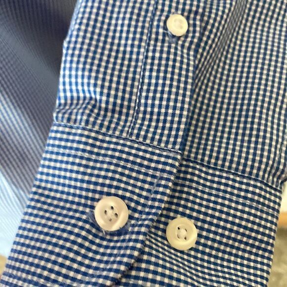 Affinity Apparel button down blue and white shirt, size medium - Picture 4 of 7